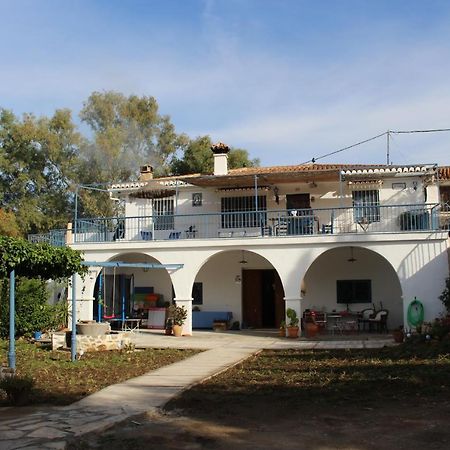 Cortijo El Puente Guest House บีญวยลา ภายนอก รูปภาพ