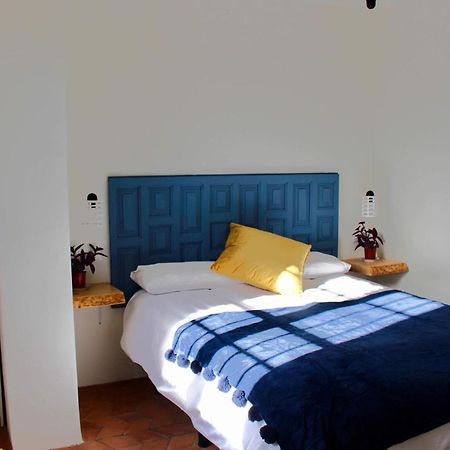 Cortijo El Puente Guest House บีญวยลา ภายนอก รูปภาพ