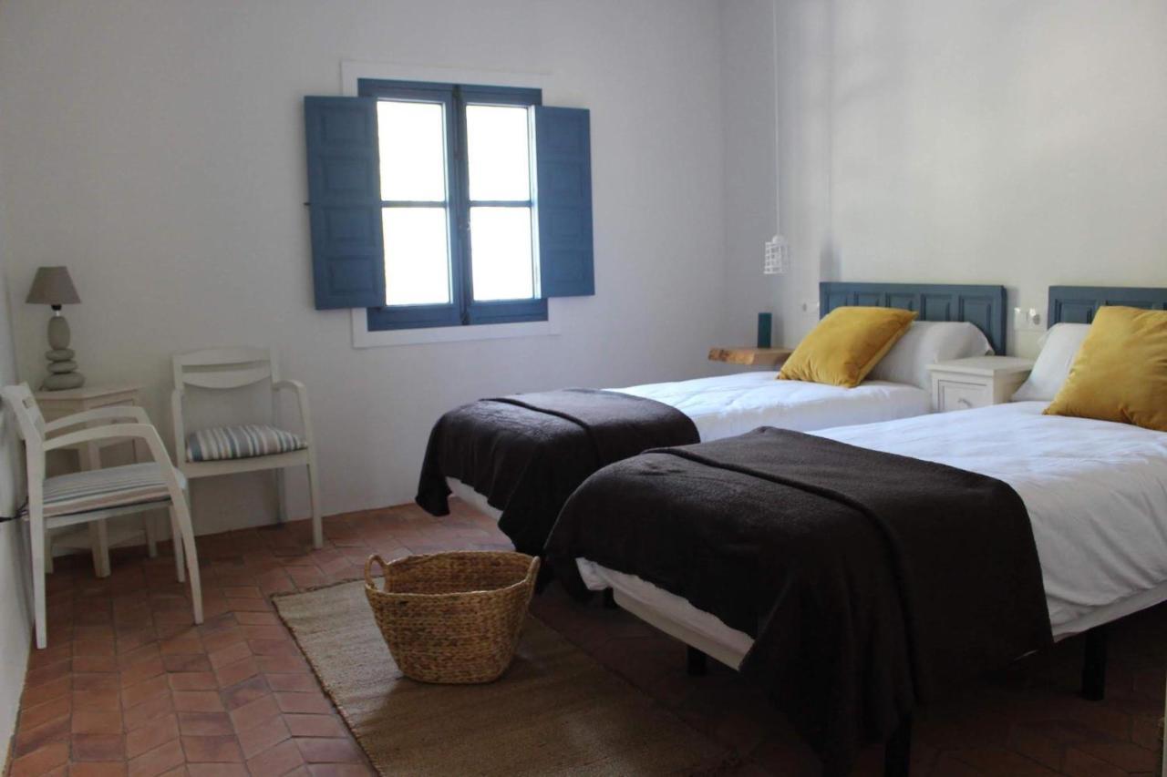 Cortijo El Puente Guest House บีญวยลา ภายนอก รูปภาพ