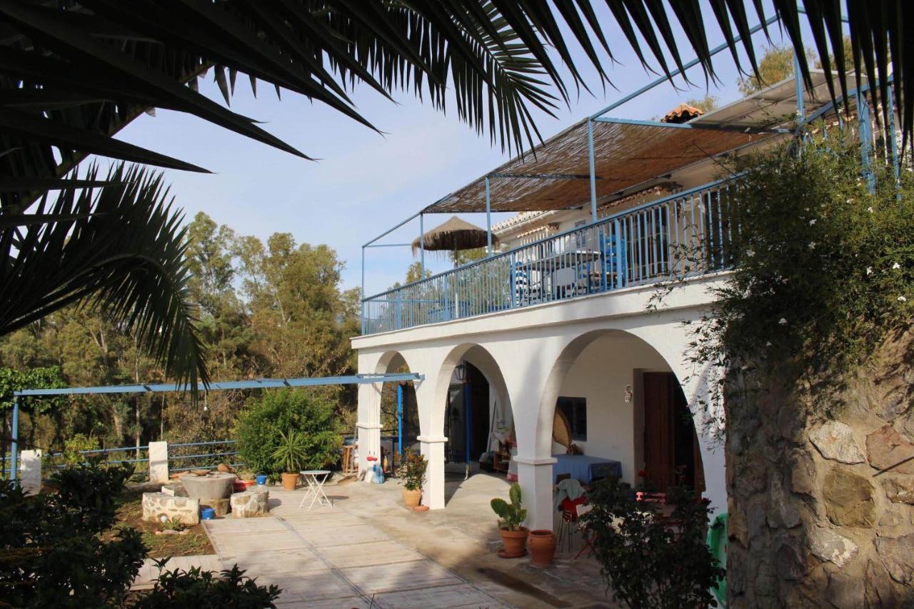 Cortijo El Puente Guest House บีญวยลา ภายนอก รูปภาพ