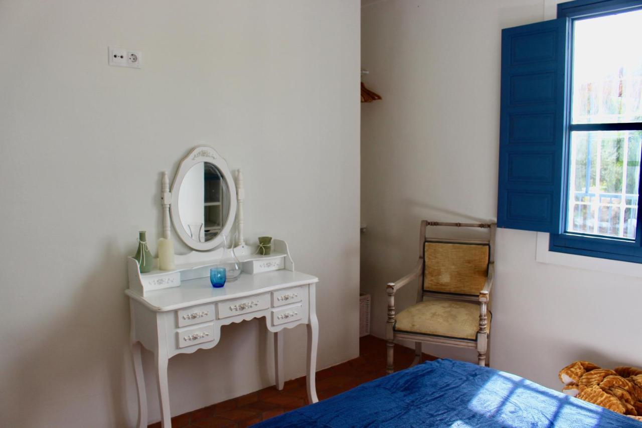Cortijo El Puente Guest House บีญวยลา ภายนอก รูปภาพ